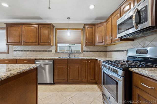 902 P. Street SW, Ardmore, OK 73401