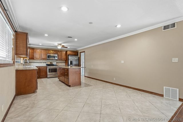 902 P. Street SW, Ardmore, OK 73401