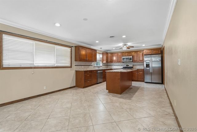 902 P. Street SW, Ardmore, OK 73401