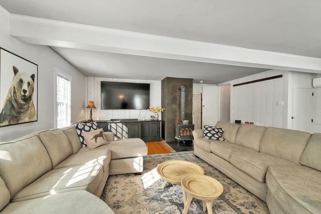 815 Dodge Hill Road, Francestown, NH 03043