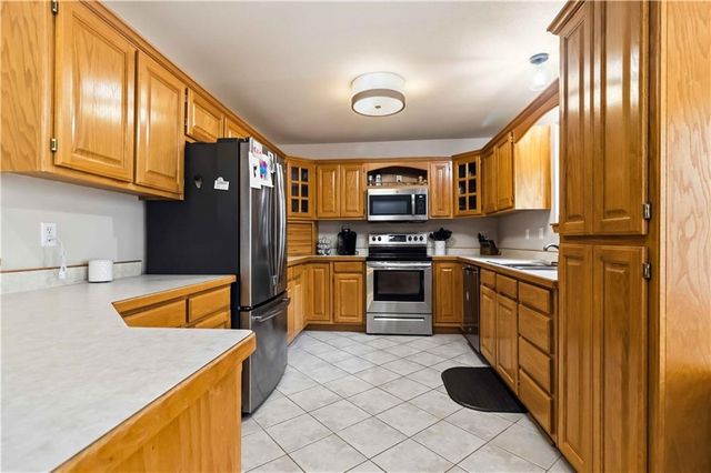 16915 E 41st Terrace S, Independence, MO 64055