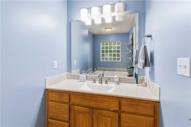 16915 E 41st Terrace S, Independence, MO 64055