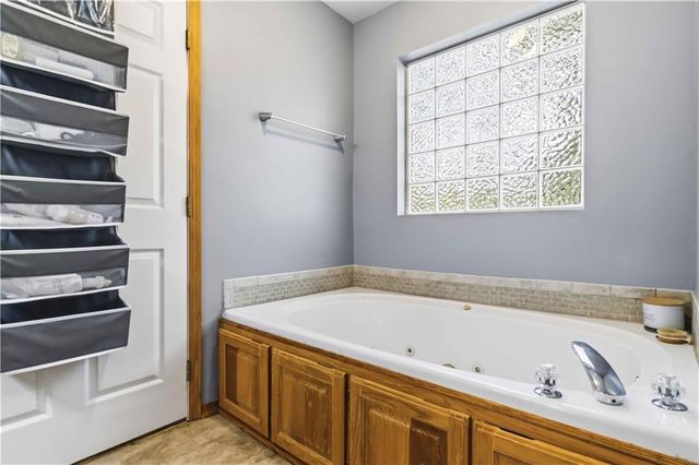 16915 E 41st Terrace S, Independence, MO 64055