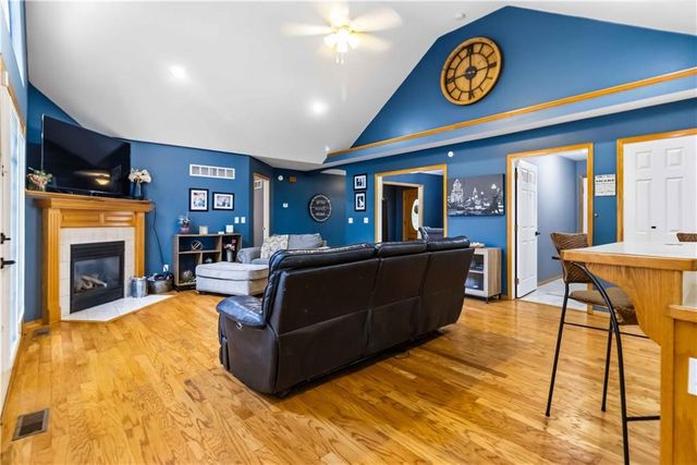 16915 E 41st Terrace S, Independence, MO 64055