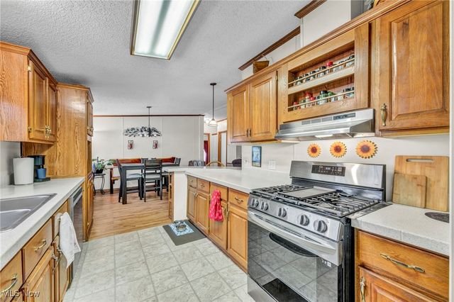 27202 Cook Road 95, Olmsted Twp, OH 44138