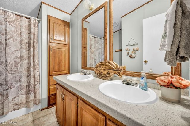 27202 Cook Road 95, Olmsted Twp, OH 44138