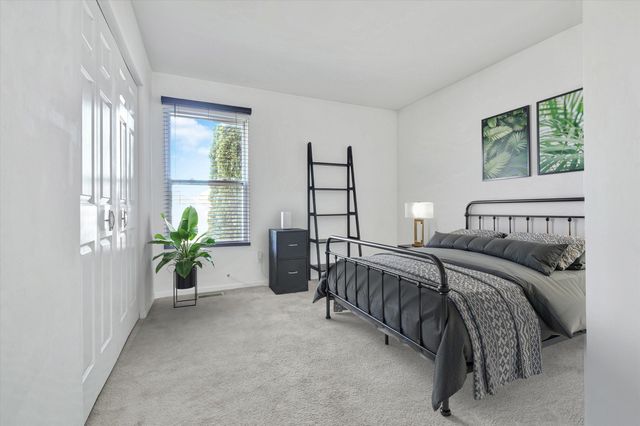 1814 Dalemont Way, Dyer, IN 46311