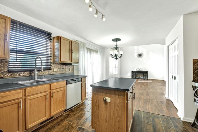 1814 Dalemont Way, Dyer, IN 46311