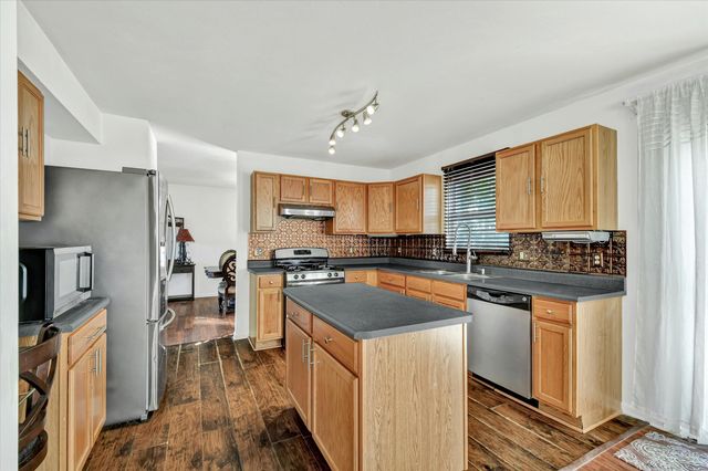 1814 Dalemont Way, Dyer, IN 46311