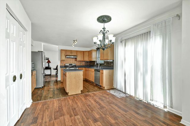 1814 Dalemont Way, Dyer, IN 46311