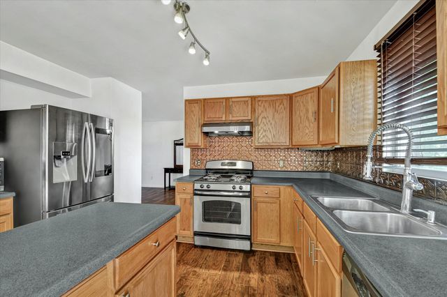 1814 Dalemont Way, Dyer, IN 46311