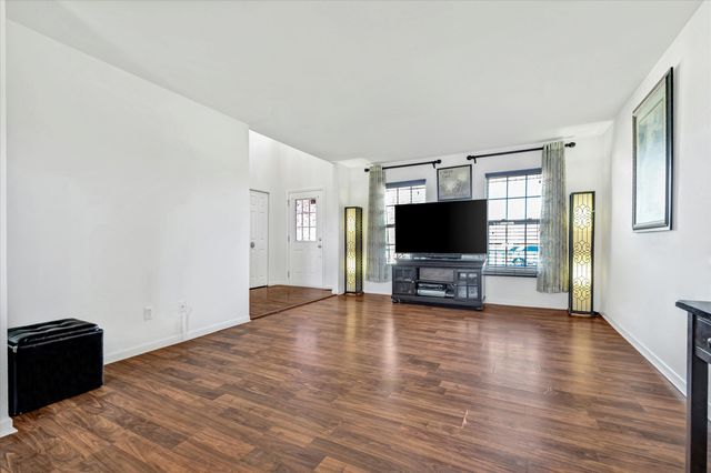 1814 Dalemont Way, Dyer, IN 46311