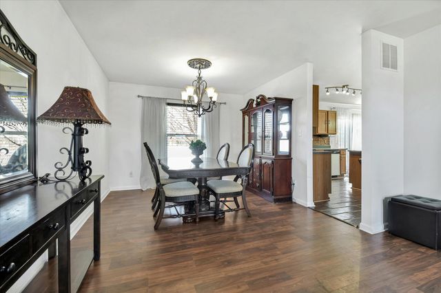 1814 Dalemont Way, Dyer, IN 46311