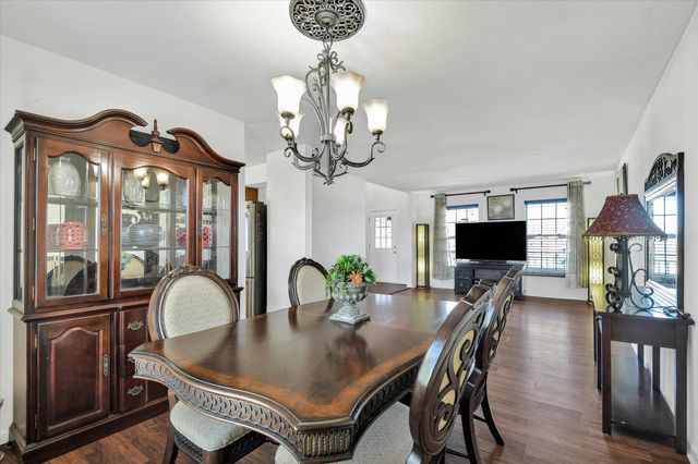 1814 Dalemont Way, Dyer, IN 46311