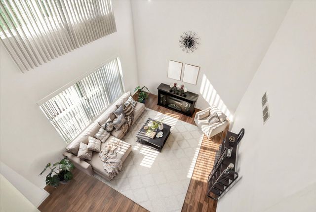 1814 Dalemont Way, Dyer, IN 46311