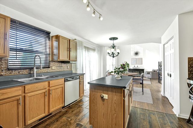 1814 Dalemont Way, Dyer, IN 46311