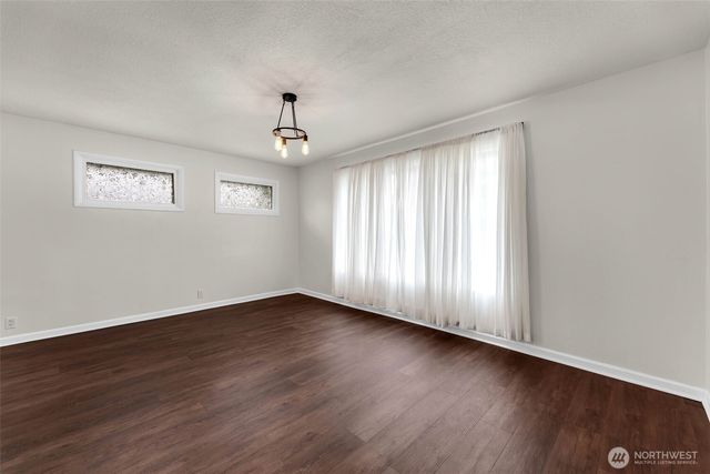 807 N 8th Avenue, Kelso, WA 98626