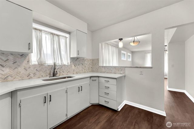 807 N 8th Avenue, Kelso, WA 98626