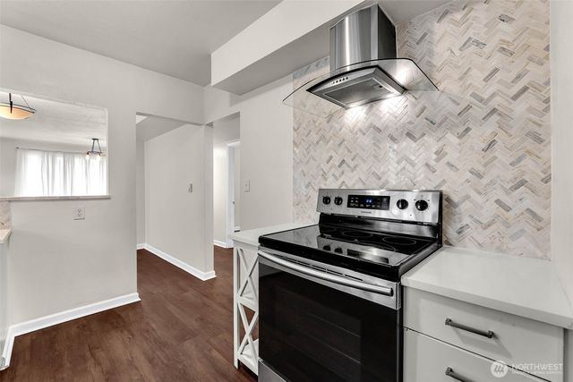 807 N 8th Avenue, Kelso, WA 98626