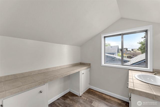 807 N 8th Avenue, Kelso, WA 98626