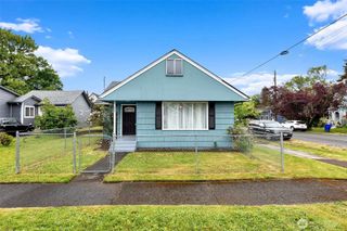 807 N 8th Avenue, Kelso, WA 98626