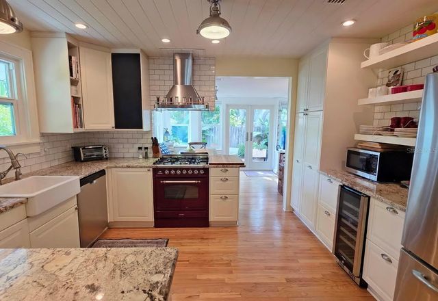 2310 HICKORY AVENUE, Sarasota, FL 34234