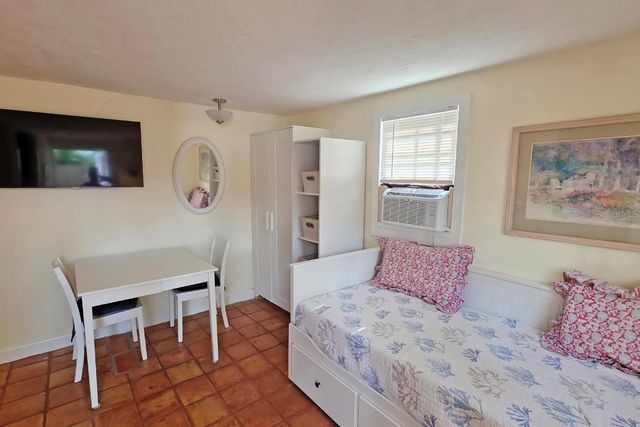 2310 HICKORY AVENUE, Sarasota, FL 34234