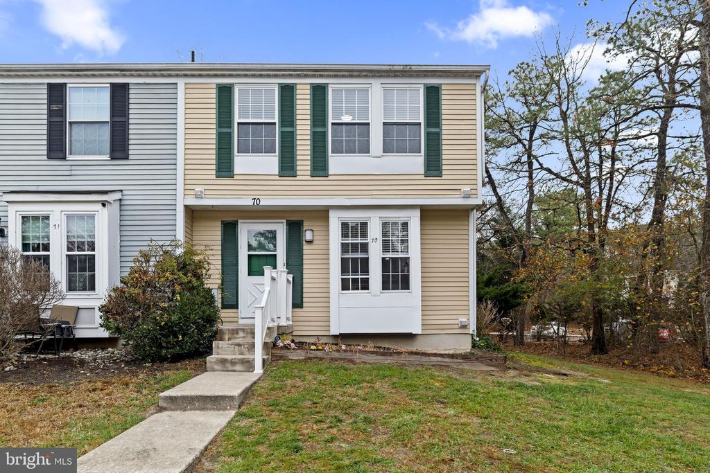 70 DORCHESTER CIR, Marlton, NJ 08053