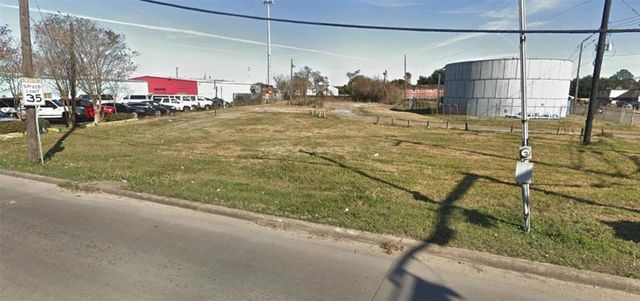 1915 South Shaver, Pasadena, TX 77502