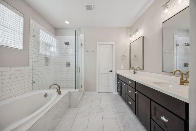 2415 Beall Street, Houston, TX 77008