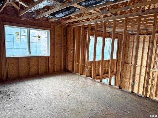 19468 250TH Avenue, Bettendorf, IA 52722