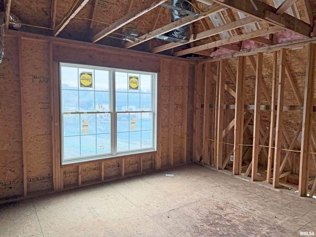 19468 250TH Avenue, Bettendorf, IA 52722