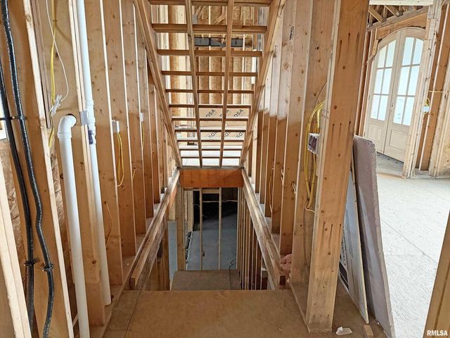 19468 250TH Avenue, Bettendorf, IA 52722