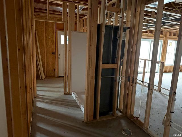 19468 250TH Avenue, Bettendorf, IA 52722