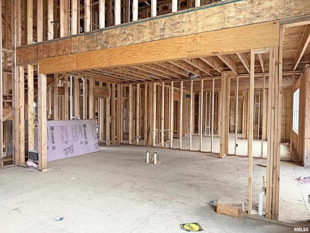 19468 250TH Avenue, Bettendorf, IA 52722