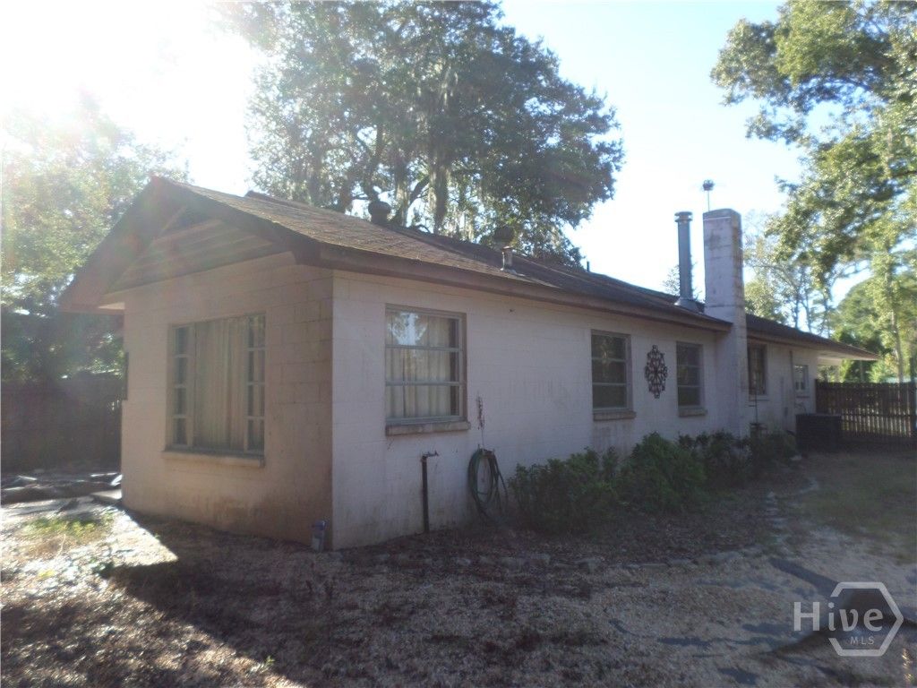 Image 3 of property listing at 8705 Ferguson Avenue, Savannah, GA 31406