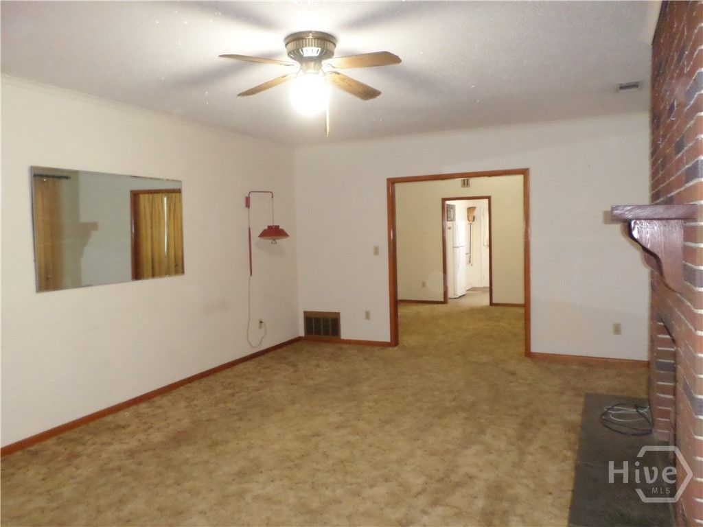 Image 7 of property listing at 8705 Ferguson Avenue, Savannah, GA 31406