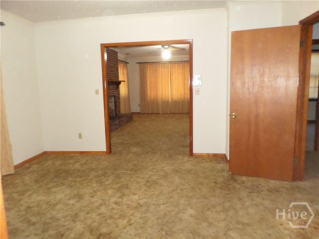 Image 8 of property listing at 8705 Ferguson Avenue, Savannah, GA 31406