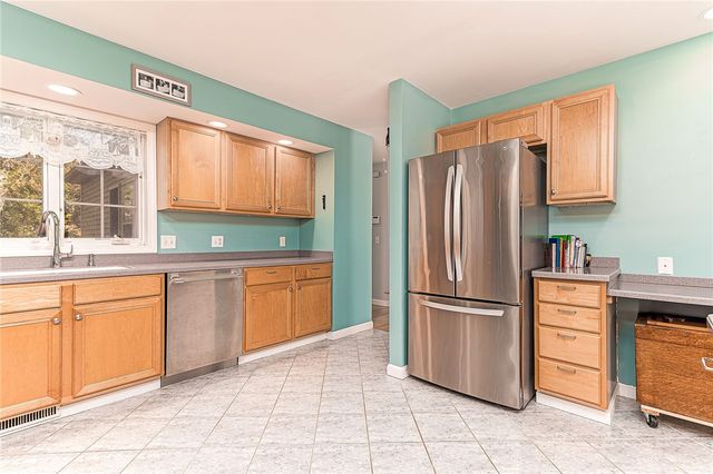 30 Clifford Drive, Westerly, RI 02891