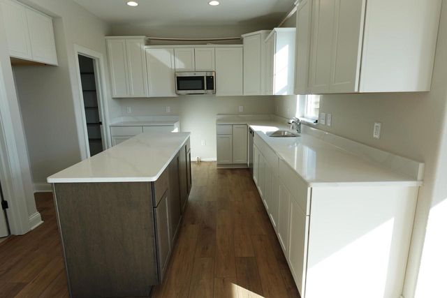 1795 Arbor Vista PLACE, West Bend, WI 53095