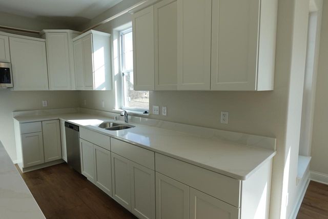 1795 Arbor Vista PLACE, West Bend, WI 53095