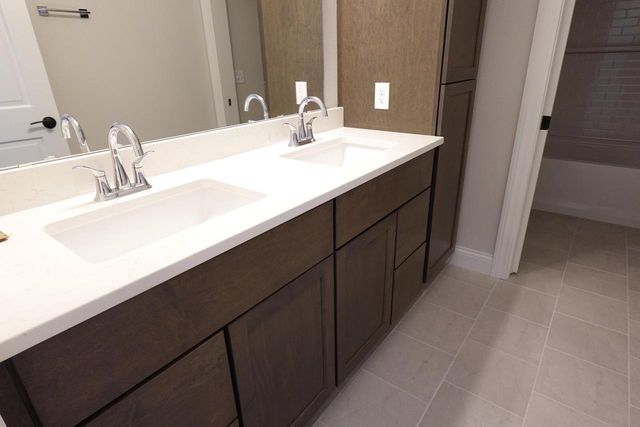 1795 Arbor Vista PLACE, West Bend, WI 53095