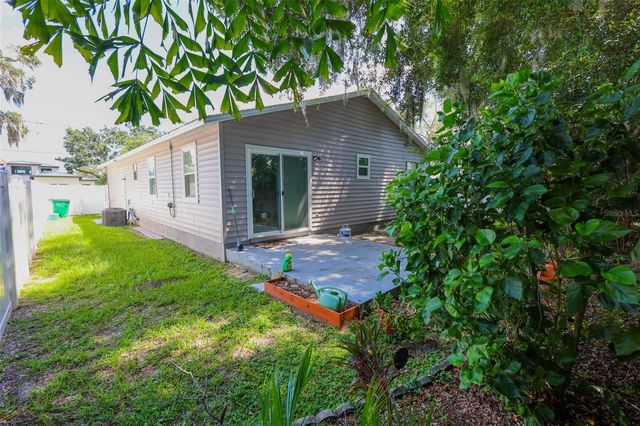 207 12TH AVENUE S, Safety Harbor, FL 34695