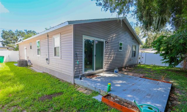 207 12TH AVENUE S, Safety Harbor, FL 34695