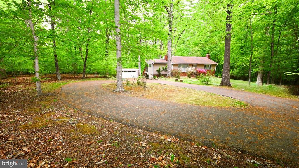 Image 19 of property listing at 14116 DUCKETT RD, Brandywine, MD 20613
