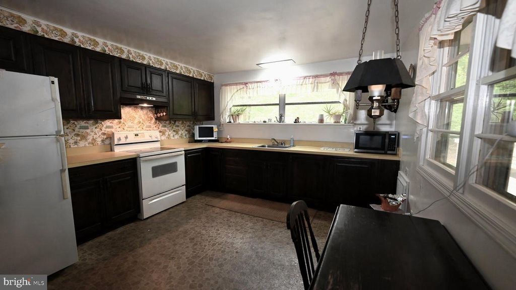 Image 5 of property listing at 14116 DUCKETT RD, Brandywine, MD 20613