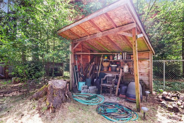 8440 Homestead Avenue NE, Olympia, WA 98516