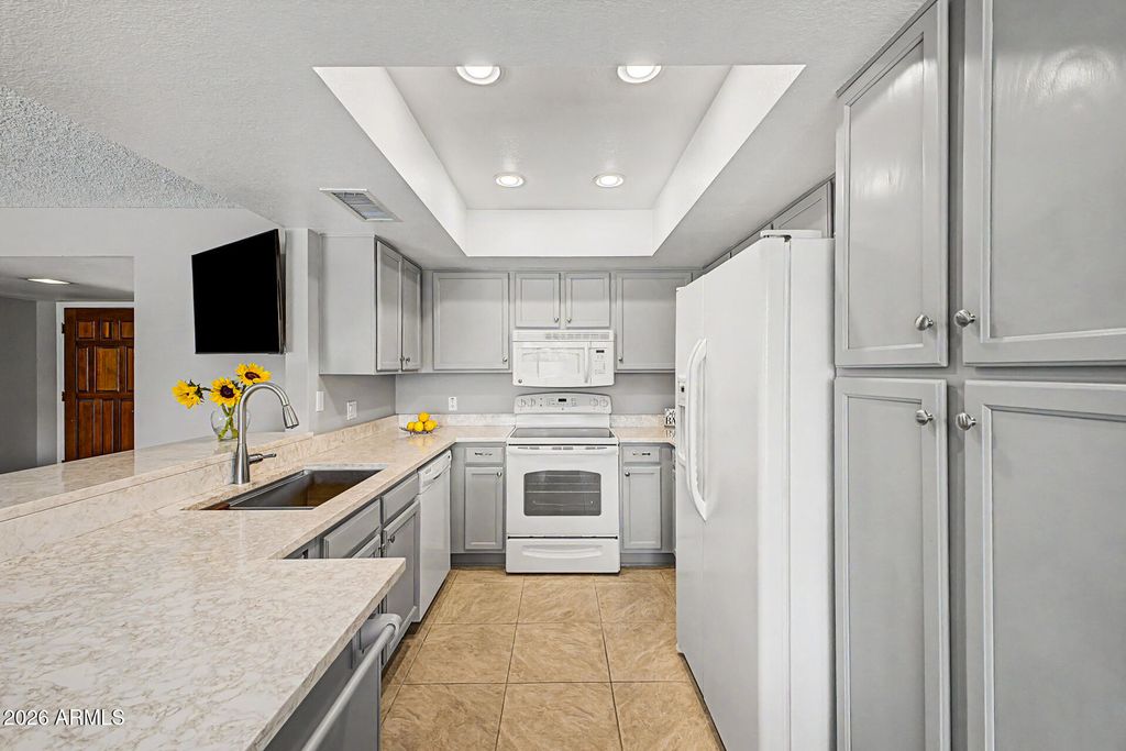 19606 N 97TH Lane, Peoria, AZ 85382 — photo 4