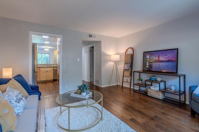 1039 Oddstad Boulevard, Pacifica, CA 94044