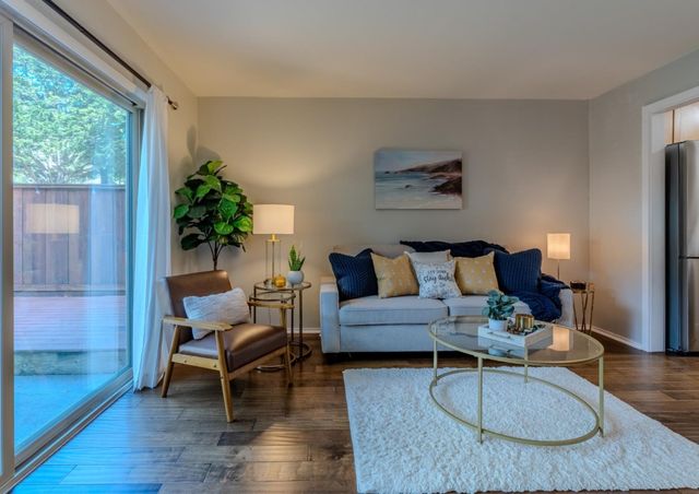 1039 Oddstad Boulevard, Pacifica, CA 94044